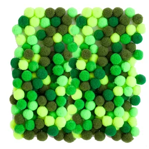 Pompony poliestrowe zielone 1cm mix 120 szt.