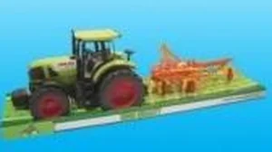 Traktor z maszyną rolniczą Traktor z maszyną rolniczą