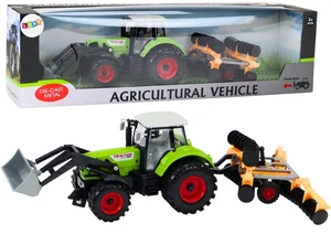 Traktor z broną na napęd zielony Traktor z broną na napęd zielony