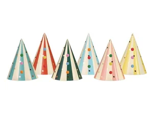 Czapeczki z pomponami 16cm 6szt Czapeczki z pomponami 16cm 6szt