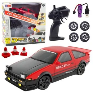 Auto sportowe RC z wymiaennymi kołami czerwone Auto sportowe RC z wymiaennymi kołami czerwone