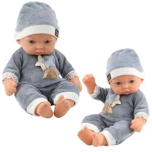 Lalka bobas w szarej piżamce